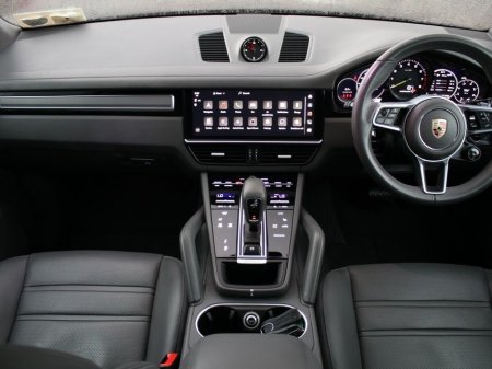 2023 Porsche Cayenne E-Hybrid Platinum Edition €77,000 thumbnail