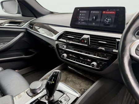 2017 BMW 5 Series - thumbnail 2