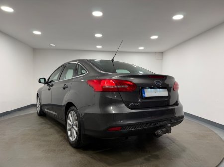 2017 Ford Focus - thumbnail 7