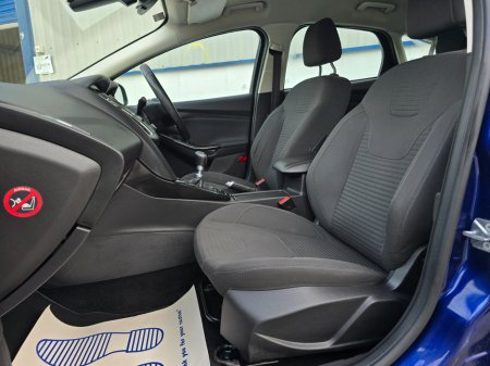 2016 Ford Focus - thumbnail 18