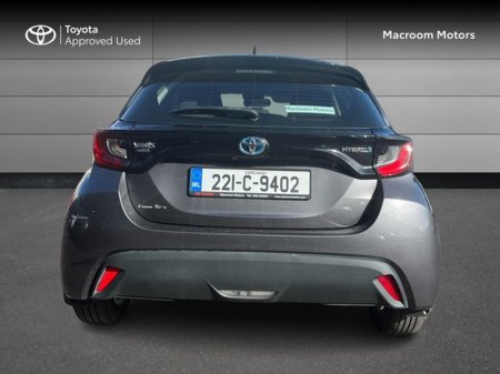 2022 Toyota Yaris FRESH SELECTION OF TRADE-INS HYBRID LUNA 4DR AUTO €23,000 thumbnail