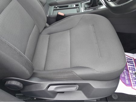 2017 Volkswagen Golf - thumbnail 30