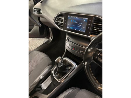 2018 Peugeot 308 1.2 Puretech 110bhp SW Active €9,950 thumbnail