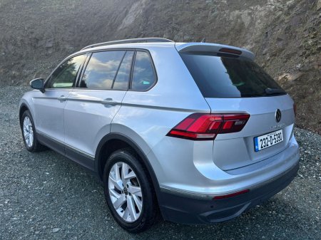 2023 Volkswagen Tiguan 2.0 TDI 150HP Life DSG €34,950 thumbnail
