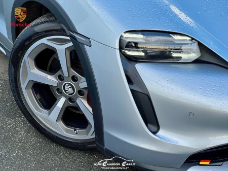 2022 Porsche Taycan - thumbnail 32