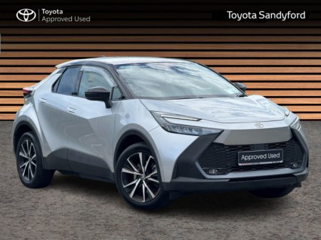 2024 Toyota C-HR 2.0 SPORT + PHEV HYBRID // PANORAMIC ROOF // APPLE CARPLAY/ANDROID AUTO // REAR CAMERA & PARK ASSIST // FULL WARRANTY