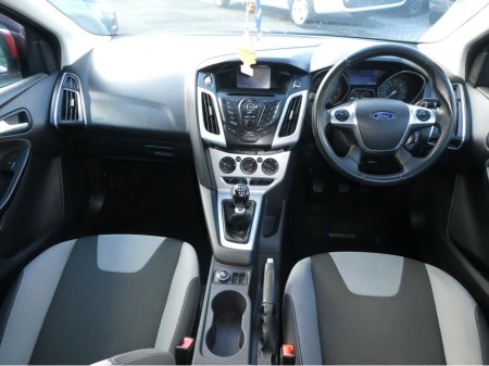 2012 Ford Focus - thumbnail 18