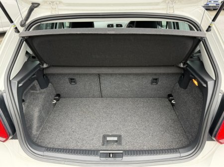 2013 Volkswagen Polo - thumbnail 24