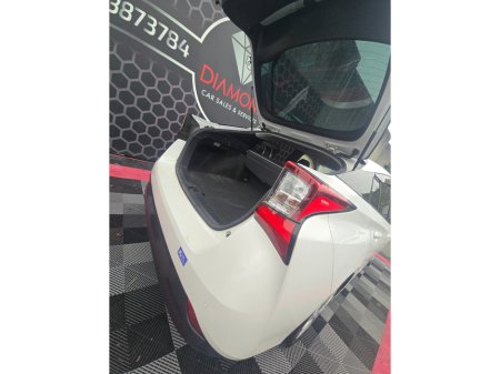 2020 Toyota Prius 6AA-ZVW51 €21,950 thumbnail