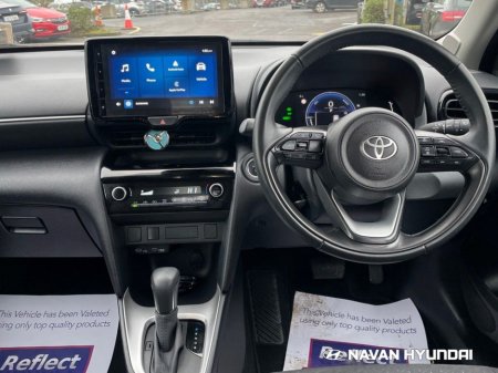 2024 Toyota Yaris Cross 1.5 Hybrid Luna thumbnail