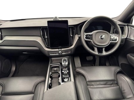 2025 Volvo XC60 - thumbnail 8