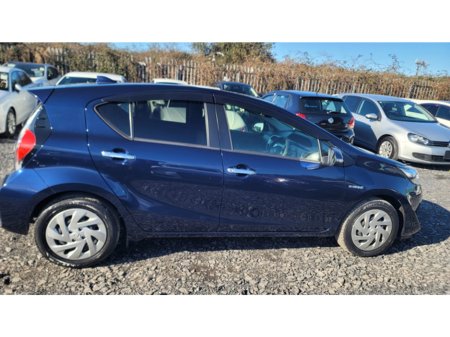 2019 Toyota Aqua - thumbnail 5