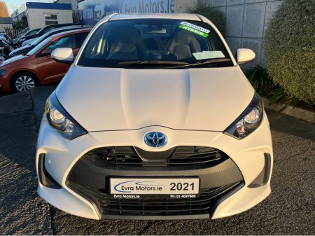 2021 Toyota Yaris X HYBRID 1.5 AUTOMATIC PETROL //KEYLESS ENTRY//REVERSE CAMERA//ADAPTIVE CRUISE CONTROL// €15,950 thumbnail