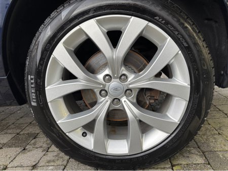 2022 Land Rover Discovery Sport 1.5 Hybrid R-Dynamic SE €34,900 thumbnail