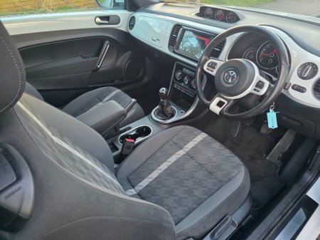 2018 Volkswagen Beetle Design 1.2tsi M6F BMT 105 3DR €16,950 thumbnail