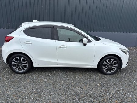 2016 Mazda Mazda2 - thumbnail 3