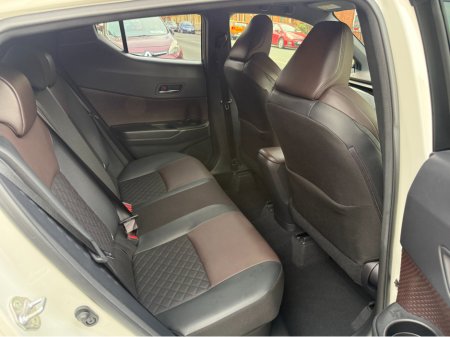 2017 Toyota C-HR - thumbnail 12