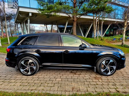 2021 Audi Q7 Q7 55TFSI BLACK EDITION CREWCAB €59,900