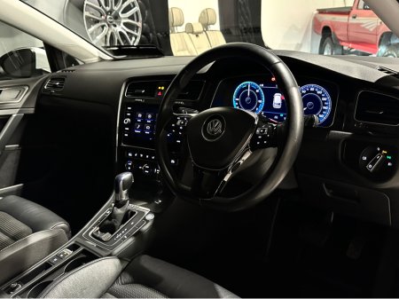 2020 Volkswagen Golf E 136 BHP AUTO E-GOLF €13,950 thumbnail