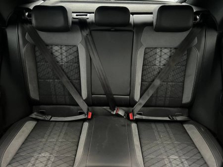 2023 Volkswagen T-Roc R-LINE 1.0 TSI // APPLE CARPLAY/ANDROID AUTO // DIGITAL CLUSTER // 17" R-LINE ALLOYS €27,900 thumbnail