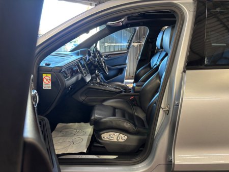 2017 Porsche Macan Macan S Diesel PDK €33,950 thumbnail