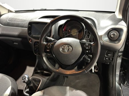 2021 Toyota Aygo 1.0 Vvt-i X-play 71BHP 5DR €13,888 thumbnail