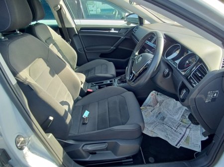 2017 Volkswagen Golf  €17,950 thumbnail