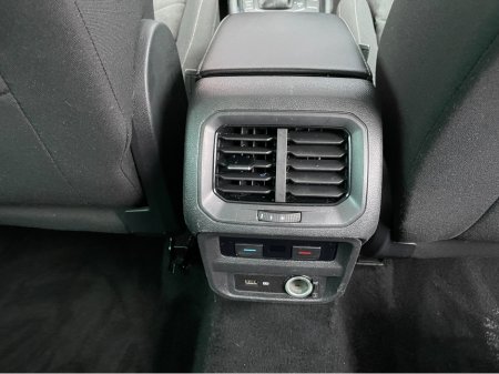 2018 Volkswagen Tiguan 2.0 TDI SEL 150PS 5DR A AUTO €18,950 thumbnail