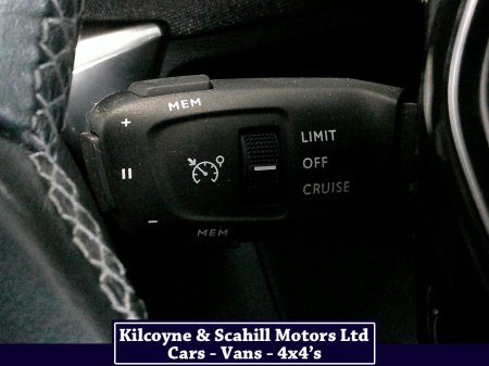 2021 Peugeot 5008 ALLURE BLUEHDI 7 Seater *Leather Interior + Heated Seats* €30,950 thumbnail