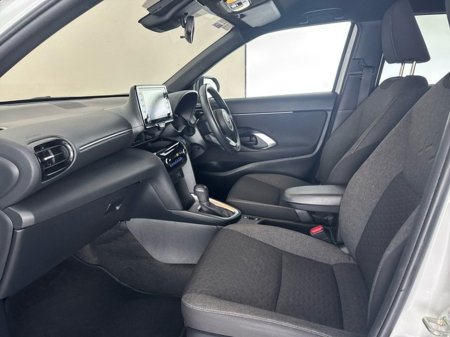 2023 Toyota Yaris Cross LUNA SPORT €27,950 thumbnail