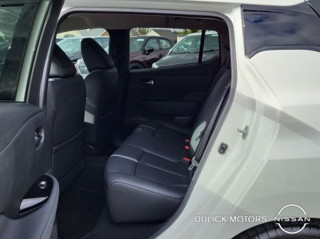 2025 Nissan Leaf - thumbnail 12