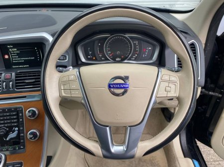 2016 Volvo XC60 - thumbnail 6