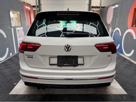 2017 Volkswagen Tiguan - thumbnail 3