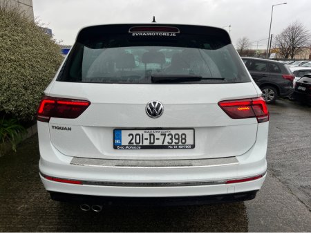 2020 Volkswagen Tiguan R-LINE AUTOMATIC 150HP 1.5 TSI //MASSIVE SPEC//FULL LEATHER//PANORAMIC GLASS ROOF//SAT NAV// €34,950 thumbnail