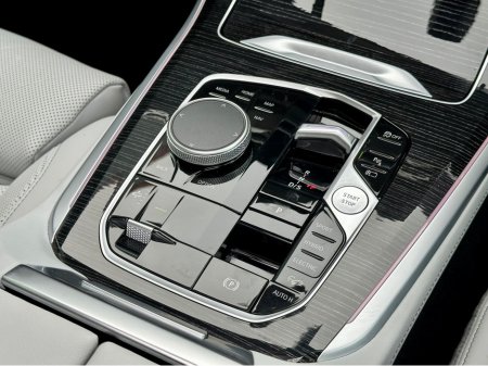 2025 BMW X5 50e *Very High Spec* M SPORT XDRIVE thumbnail