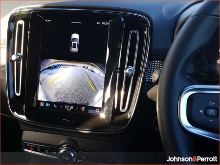 2025 Volvo XC40 2.0 B3 163bhp MHEV Plus Dark (Rear Camera / Heated Seats / Cruise Control) €48,900 thumbnail