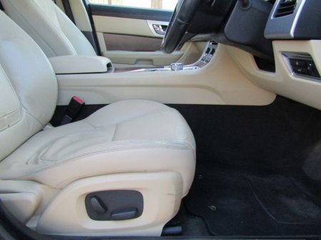 2014 Jaguar XF - thumbnail 16