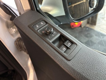 2019 Volkswagen Transporter Shuttle - thumbnail 10