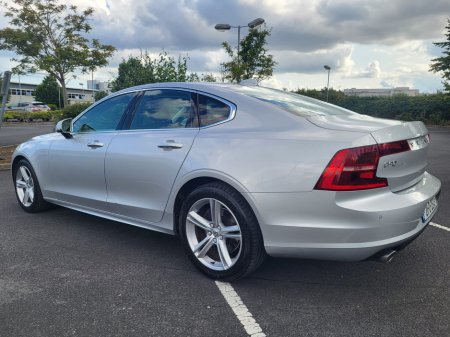 2021 Volvo S90  €25,999