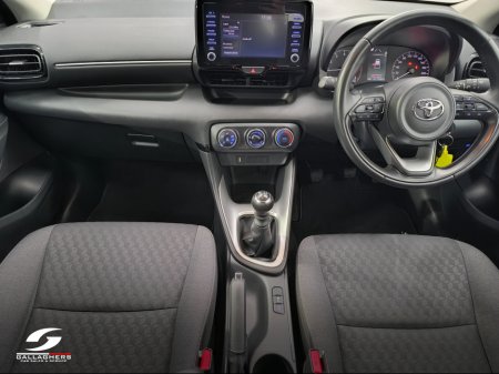 2024 Toyota Yaris (241) LUNA 1.5 PETROL IRISH CAR 1 OWNER €22,495 thumbnail