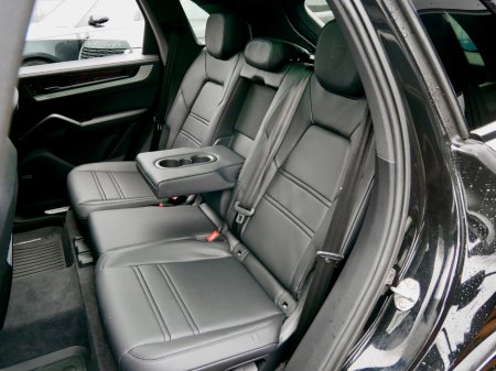 2025 Porsche Cayenne - thumbnail 16