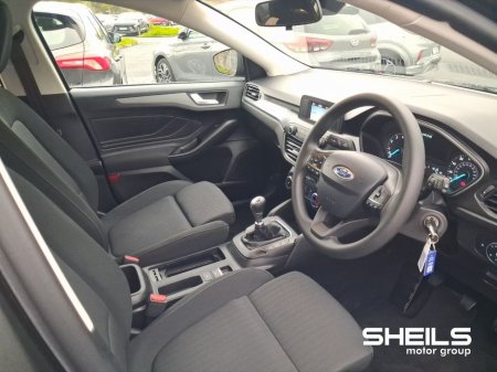 2019 Ford Focus - thumbnail 11