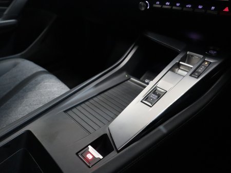 2023 Peugeot 408 *38* ALLURE 1.2 130 AUTOMATIC 6 €25,800 thumbnail