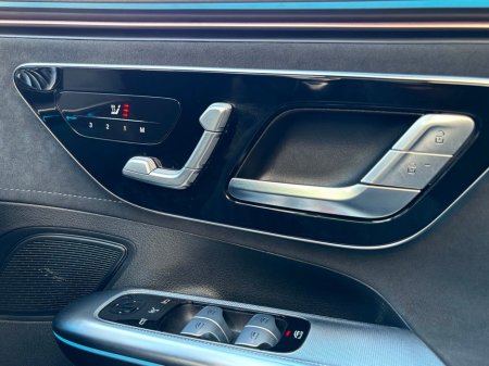 2023 Mercedes-Benz EQE SUNROOF AMG LINE PREMIUM €46,995 thumbnail