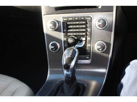 2016 Volvo V60 D2 SE 5DR Auto €14,750 thumbnail