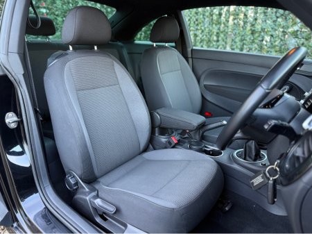 2013 Volkswagen Beetle 1.6 TDI MANUAL 5SPEED BLUEMOTION 105HP 3DR €12,950 thumbnail