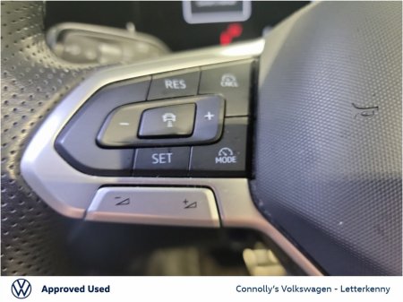 2024 Volkswagen Tiguan 2.0 TDI 150HP R-Line DSG €53,950 thumbnail