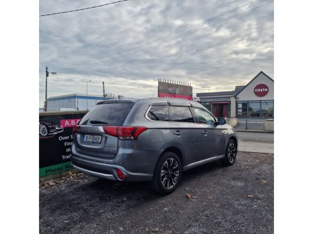 2016 Mitsubishi Outlander PHEV 2.0L MIVEC 4WD 5-Seater Instyle €11,450