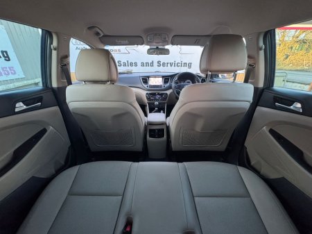 2017 Hyundai Tucson 1.7 EXECUTIVE 5DR €14,999 thumbnail