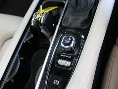 2019 Volvo V90 D4 MOM 5DR Auto €29,499 thumbnail